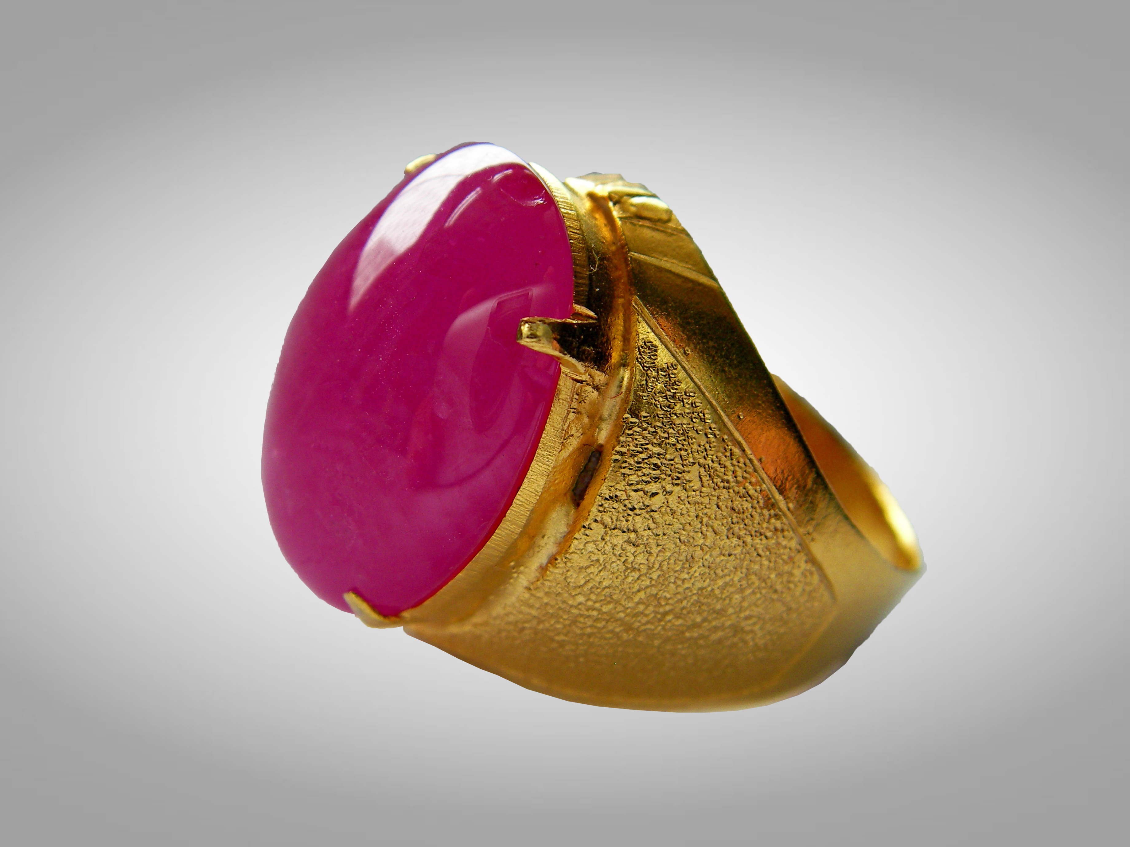 ทับทิมพม่า 產自緬甸的天然紅寶石 Natural rubies from Myanmar น้ำหนัก 22.108 ct.