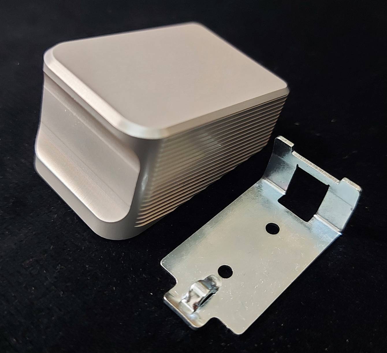 ARMANOV MPGLV2 MAGAZINE BASE PAD +2 RND FOR GLOCK