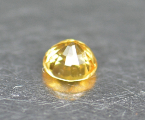 พลอยบุษราคัมบางกะจะ 0.50 กะรัตพลอยไทย (0658)