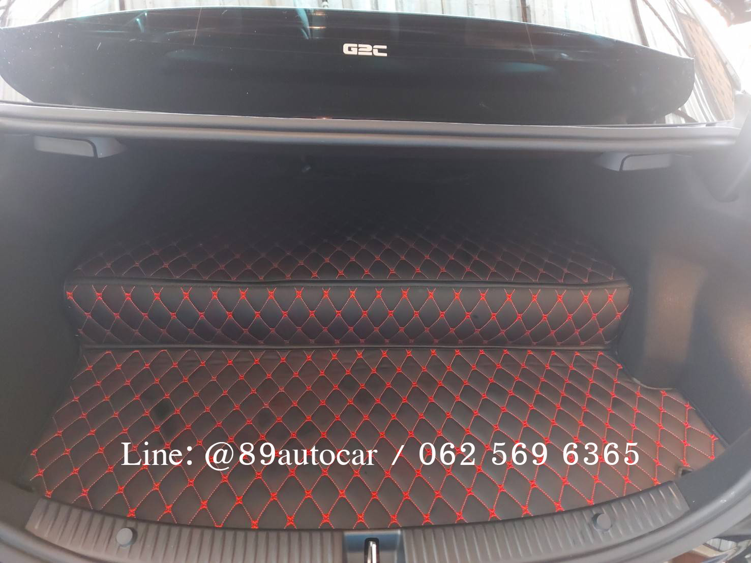พรมปูพื้นรถยนต์ Benz C300e W205 ปูพรม6D สีดำด้ายแดง + ท้ายเก็บของ เต็มคัน