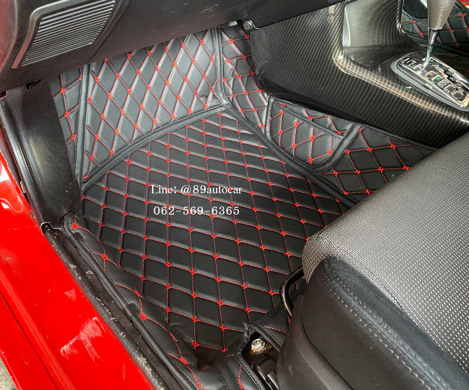 วัดแบบ สั่งตัด พร้อมติดตั้ง พรมรถยนต์ toyota Soluna มุมส้ม ปูพรม6D สีดำด้ายแดง