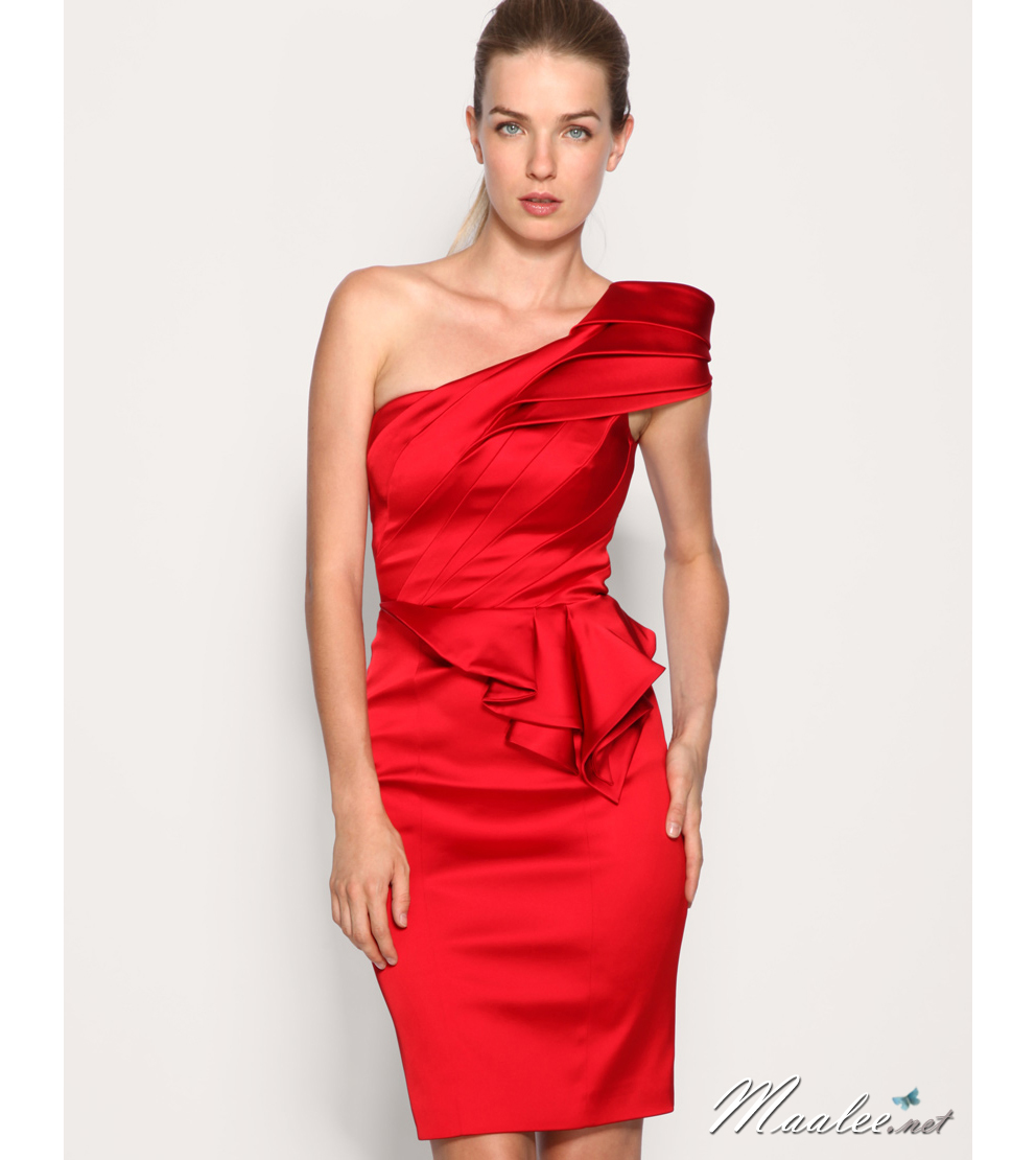 พร้อมส่ง ชุดราตรีสั้น ไหล่เฉียง สีแดง แพทเทินหรู จัดเดรปช่วงเอว (เหลือเฉพาะไซส์ M, L)