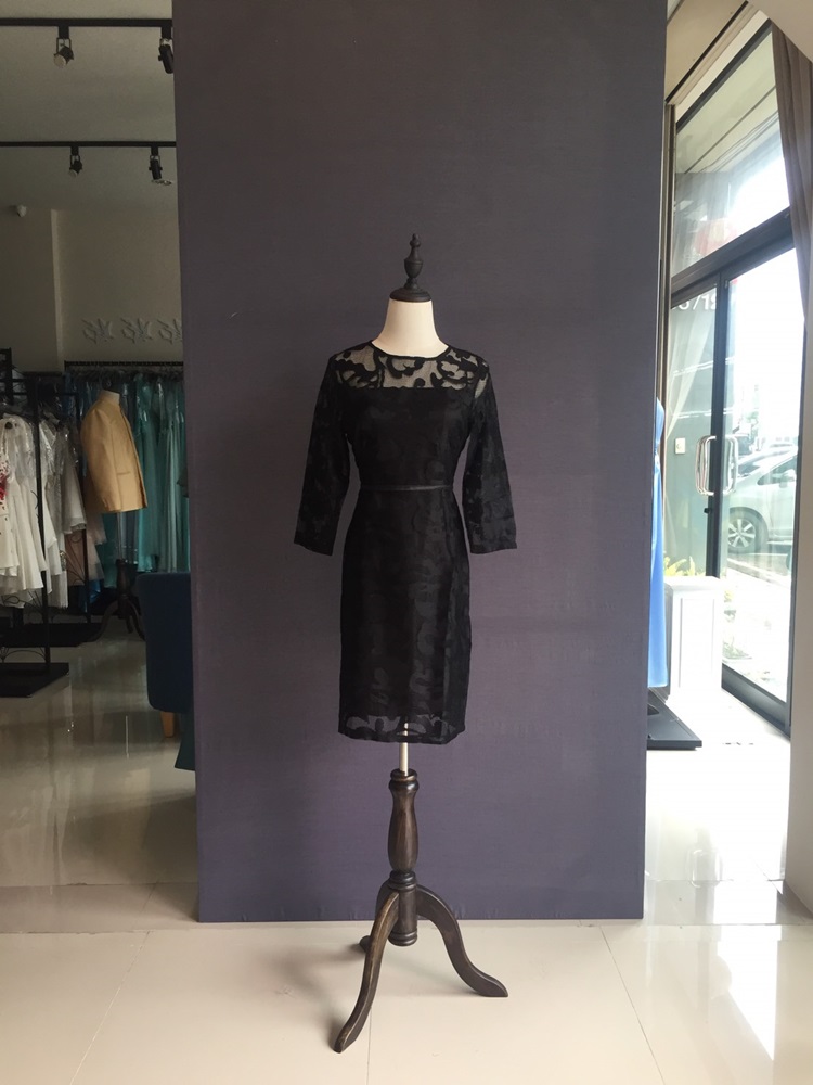 พร้อมส่ง ชุดเดรส/ชุดออกงาน ผ้าเกาหลี ผ้าโปร่งปักแขนยาวลายดอกไม้ สีดำ (ซิปหลัง) L ,4XL