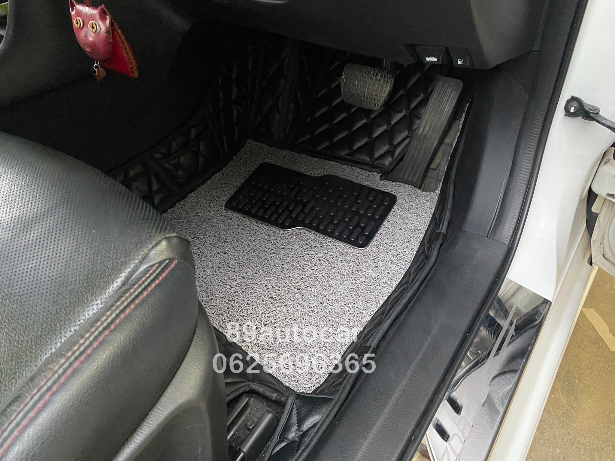 Mazda 3 2016 ปูพรม8D สีดำล้วนเย็บติดไวนิลเทา เข้ารูป