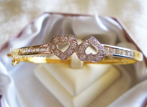 สินค้าหมด===BL007++กำไล 2 Hearts++กำไลน่ารักๆๆ เป็นหัวใจคู่กัน งานน่ารักมากๆๆ ใส่ได้ทุกโอกาส ใส่ติดข้อมือได้ไม่เวอร์ค่ะ ดีไซน์ modern มากๆ