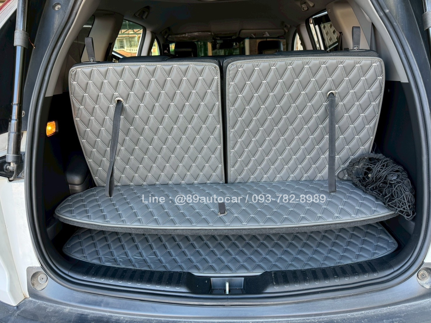 พรมรถยนต์ Honda CRV G5 7 ที่นั่ง ปูพรมVVIP สีเทาด้ายเทา + กระดุมเล็ก PVC แท้ สีดำ