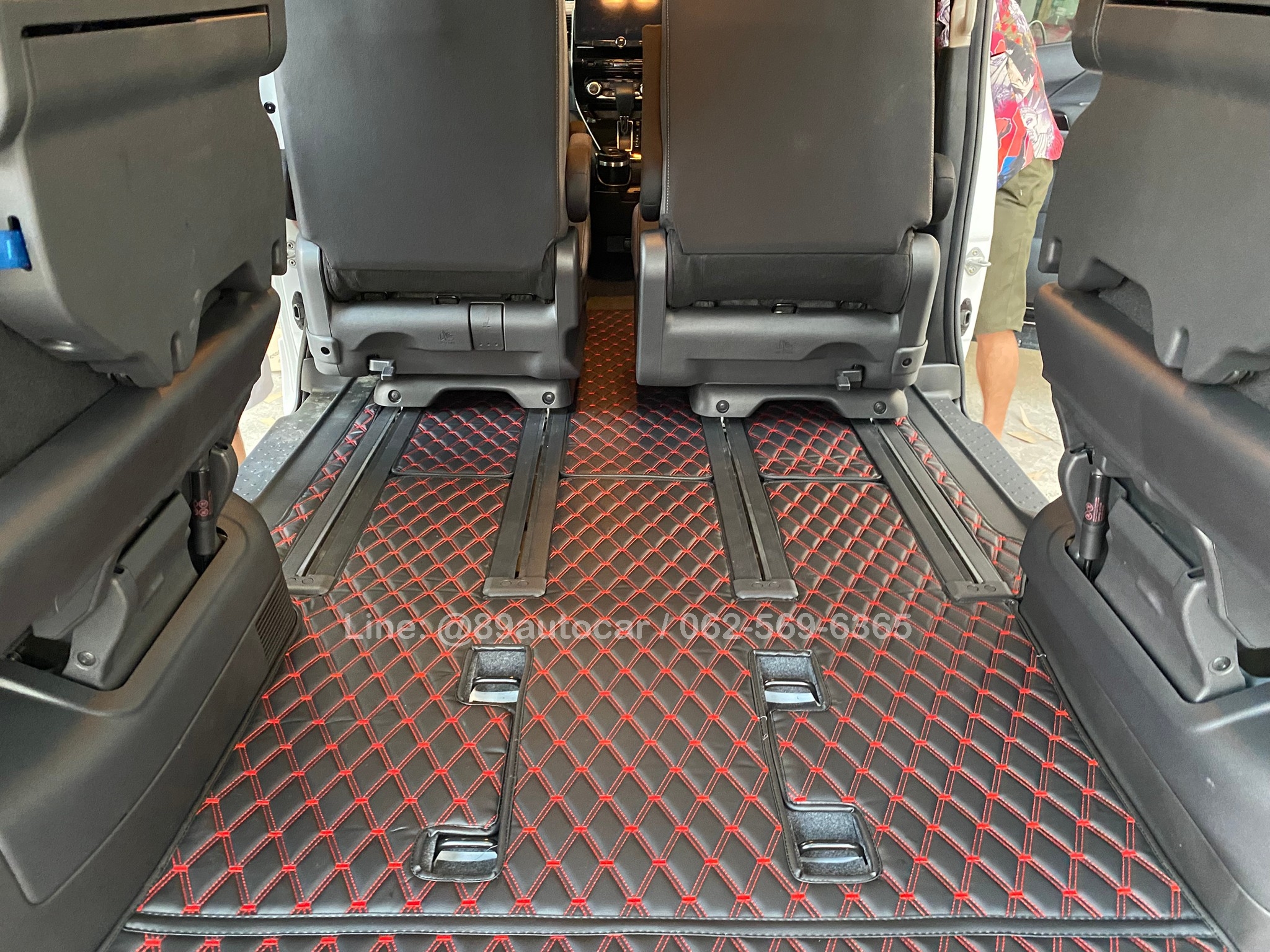 พรมปูพื้นรถยนต์ Nissan SERENA S-Hybrid Highway Star (C27) ปี 2024-2025 ปูพรมVVIP สีดำด้ายแดง เต็มคัน