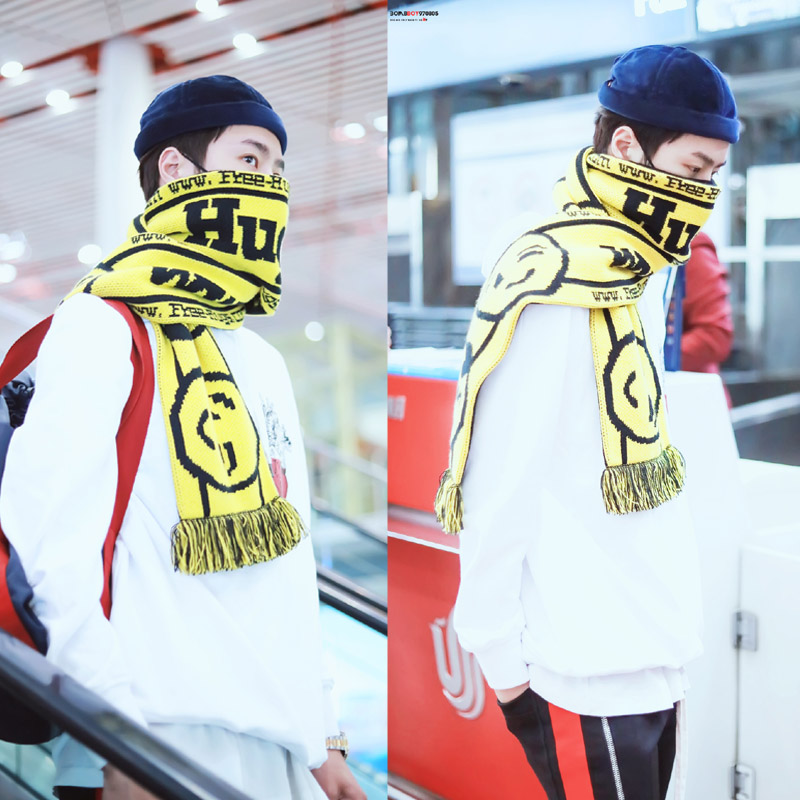 เสื้อแขนยาว (Sweater) สกรีนลาย แบบ หวังอี้ป๋อ