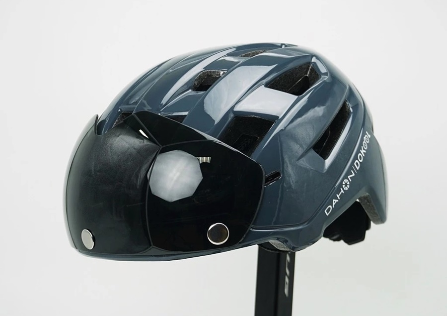 DAHON Integrated Helmet with USB Light | หมวกจักรยานพร้อมไฟท้ายและแว่นกันแดด | รอบศีรษะ 57-63 cm