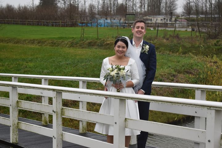 พร้อมส่ง ชุดแต่งงาน มินิมอล ชุดหมั้น