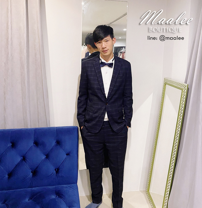 พร้อมเช่า ชุดสูทชาย สีกรมท่า ลายตาราง ทรงเข้ารูป Slim-cut พร้อมเสื้อกั๊ก