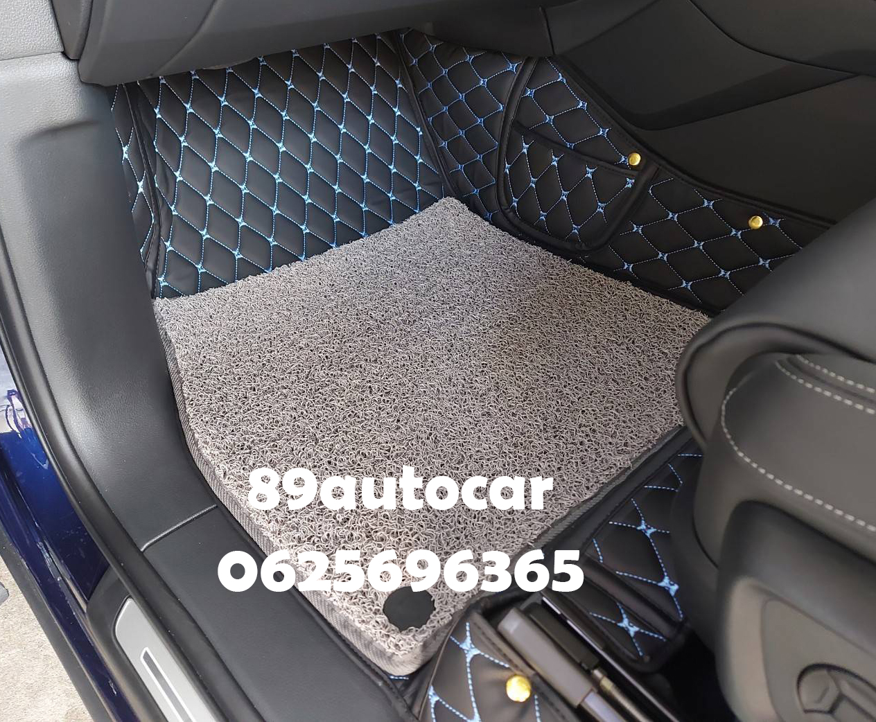 พรมปูพื้นรถยนต์ Audi Q7 2022 ปูพรม7D สีดำด้ายฟ้า เสริมด้วยพรมดักฝุ่นสีเทา