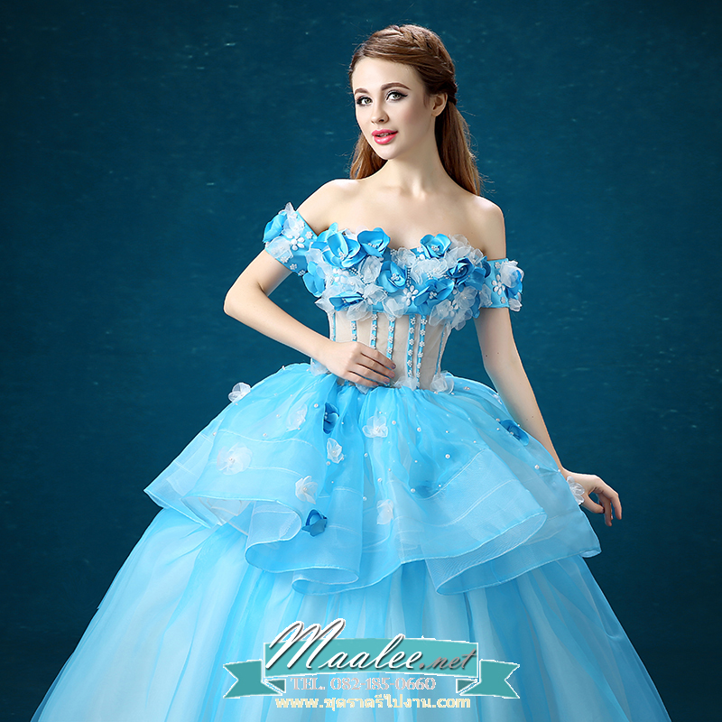 พร้อมเช่า ชุดแฟนซี ชุดราตรียาว สีฟ้า-ขาว แบบไหล่ปาด กระโปรงผ้าแก้วพองสวย แต่งดอก&ลูกปัด เชือกผูกหลัง