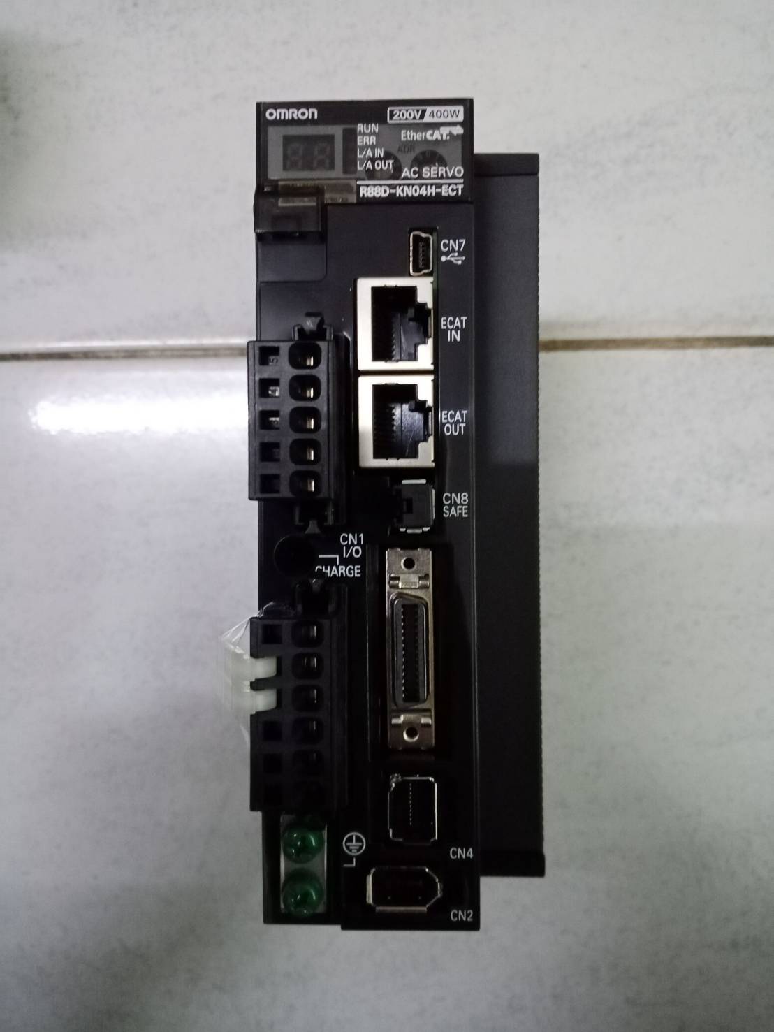 R88D-KN04H-ECT SERVO DRIVE " OMRON "