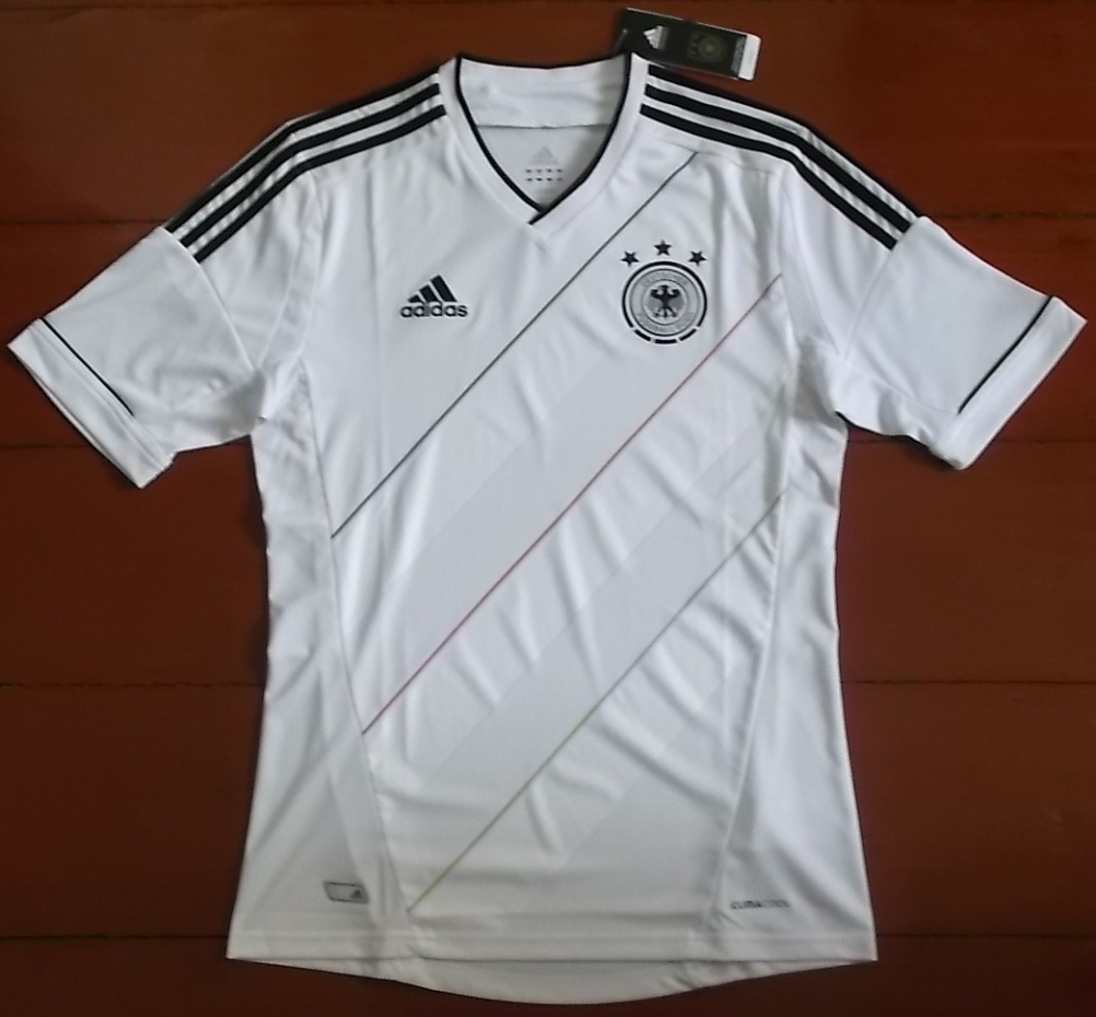 เสื้อฟุตบอล ทีมชาติเยอรมนี ชุดเหย้า ชุดลุยศึกยูโร 2012 ใหม่ S-Size / GERMANY Football Shirt Home Kit EURO 2012 Jersey NEW S-Size