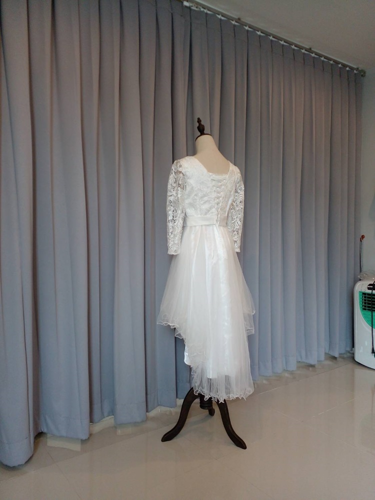 พร้อมเช่า ชุดราตรี สำหรับสาวไซส์ใหญ่ สีขาว ลูกไม้ฉลุ กระโปรงหน้าสั้นหลังยาว 2XL- 6XL (เชือกผูกหลัง)