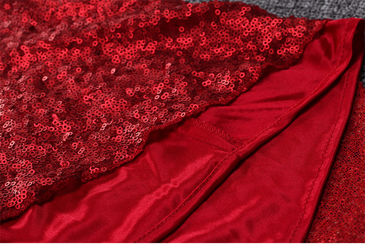 พร้อมเช่า ชุดราตรียาว แบบแขนสั้น ผ้าหลัง สีแดง เนื้อผ้าแต่งเลื่อมทั้งตัว ทรงหางปลา