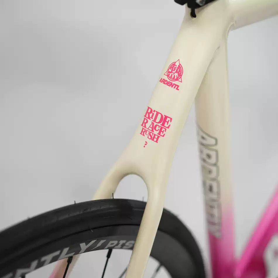 จักรยาน Fixed Gear ARDENTLY PULSE PUNK | ดีไซน์หน้าเอียง อลูมิเนียม 6069 | สั่งทำมือ | ชมพู เหลือง ล้ออลู