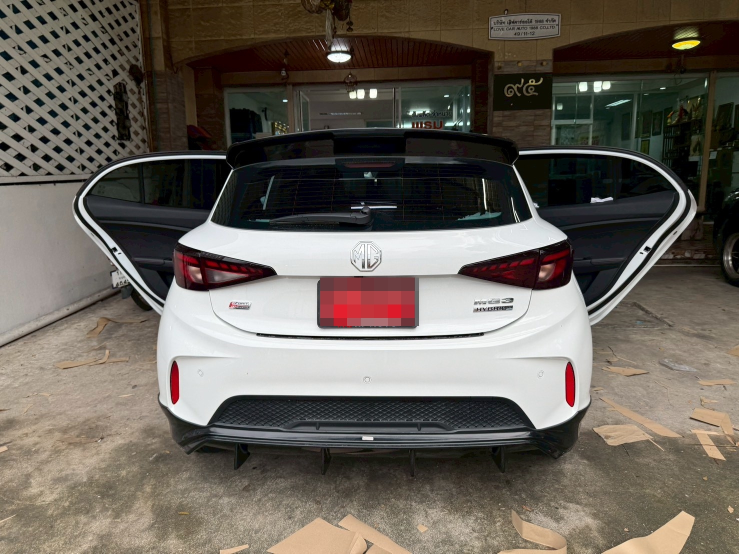 พรมรถ MG3 Hybrid 2025ปูพรมVVIP ด้ายคู่ สีแดงไวน์ด้ายทอง เต็มคัน