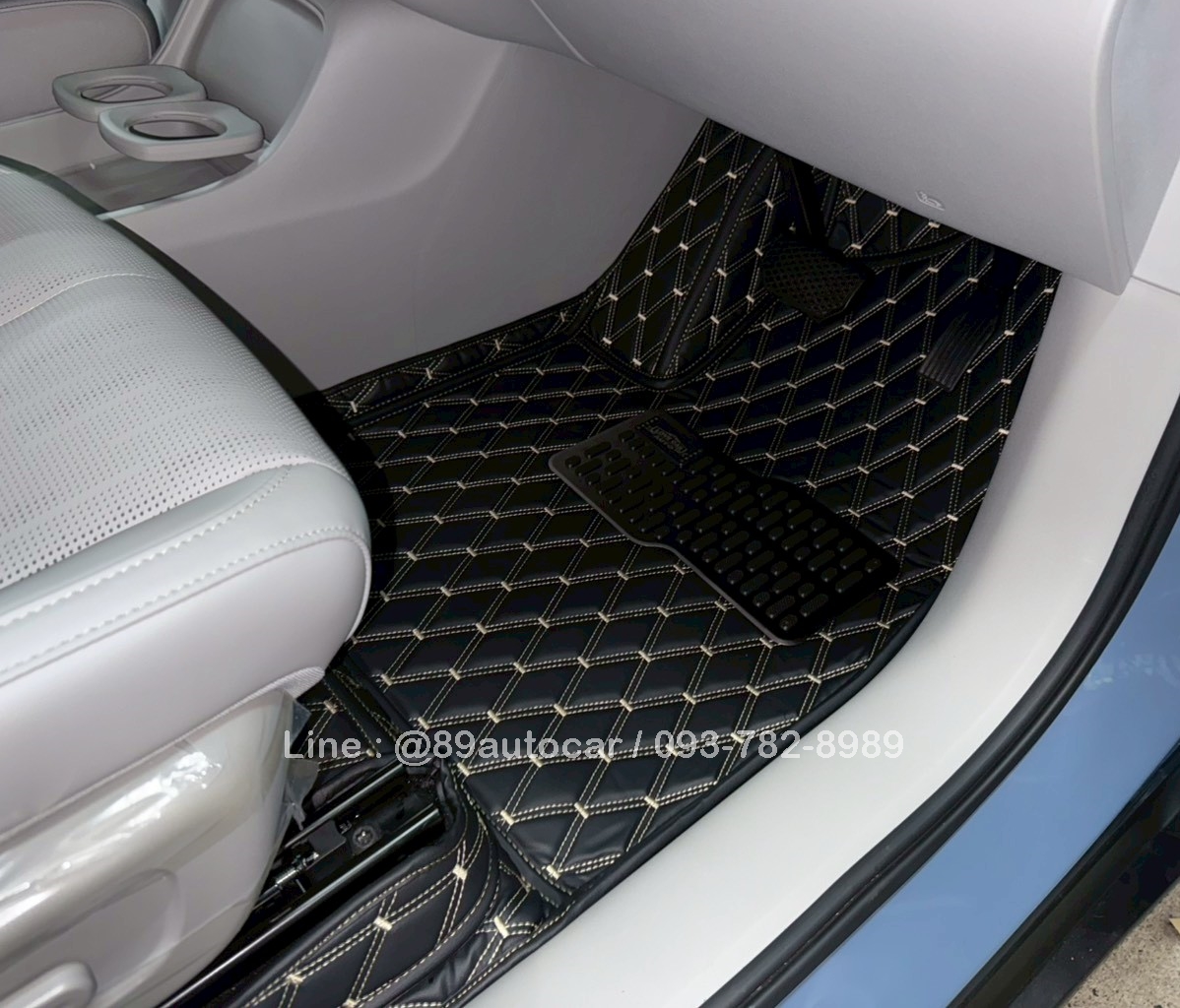 พรมรถยนต์ Leapmotor B10 ปูพรมVVIP สีดำด้ายทอง เต็มคัน 6 ชิ้น