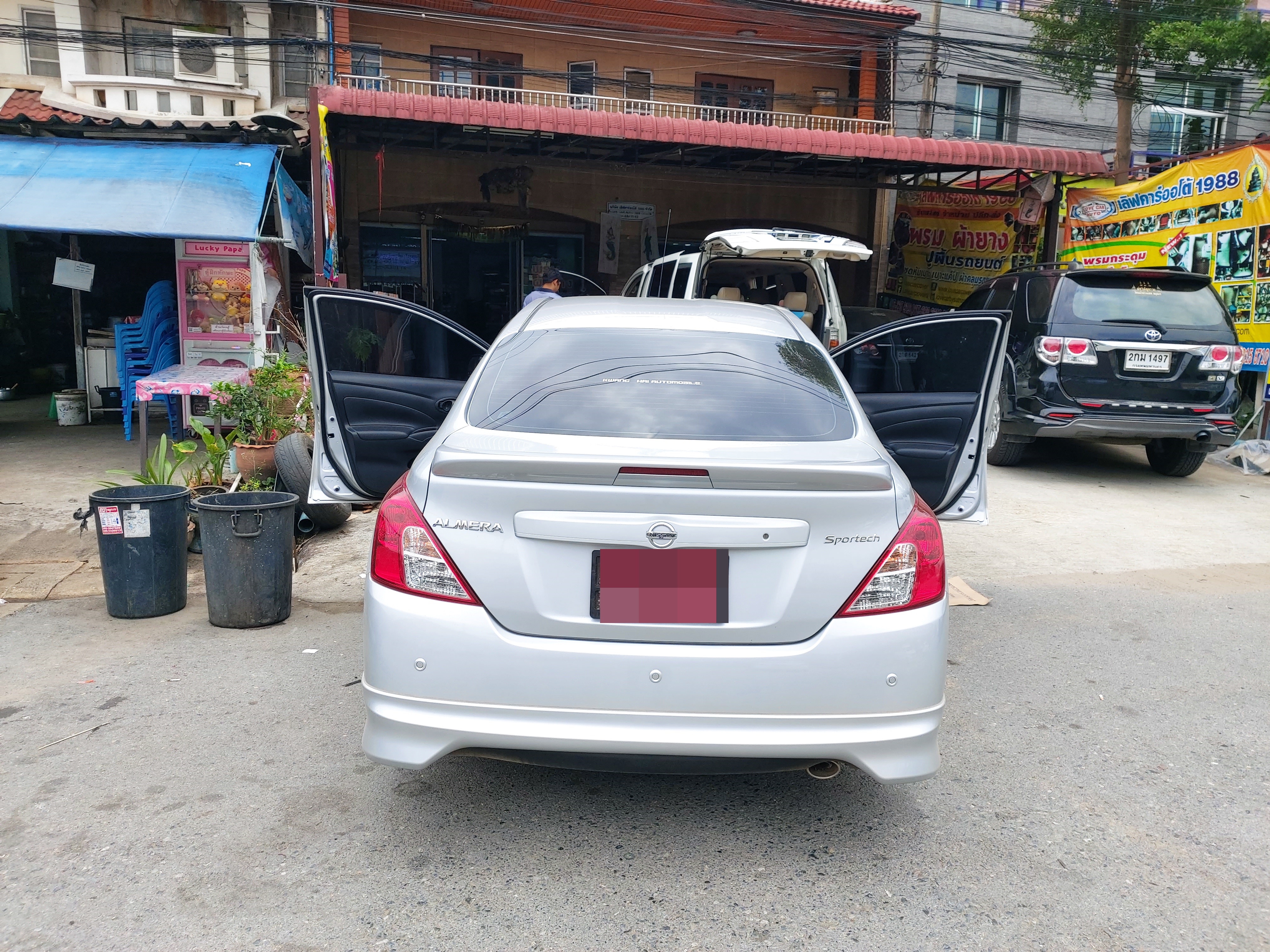 พรมปูพื้นรถยนต์ Nissan Almera