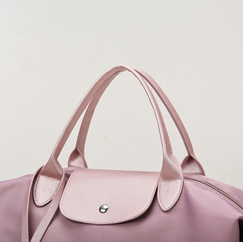 กระเป๋าเดินทางแบบหิ้วพร้อมสายสะพายข้าง รุ่น 6820 ขนาด ก.43*ส.29*ก้น 18 ซม.