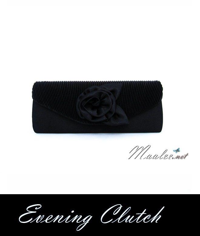 Sale พร้อมส่ง Evening Clutch กระเป๋าออกงาน สีดำ ผ้าซาตินอัดพลีต แต่งดอกกุหลาบ