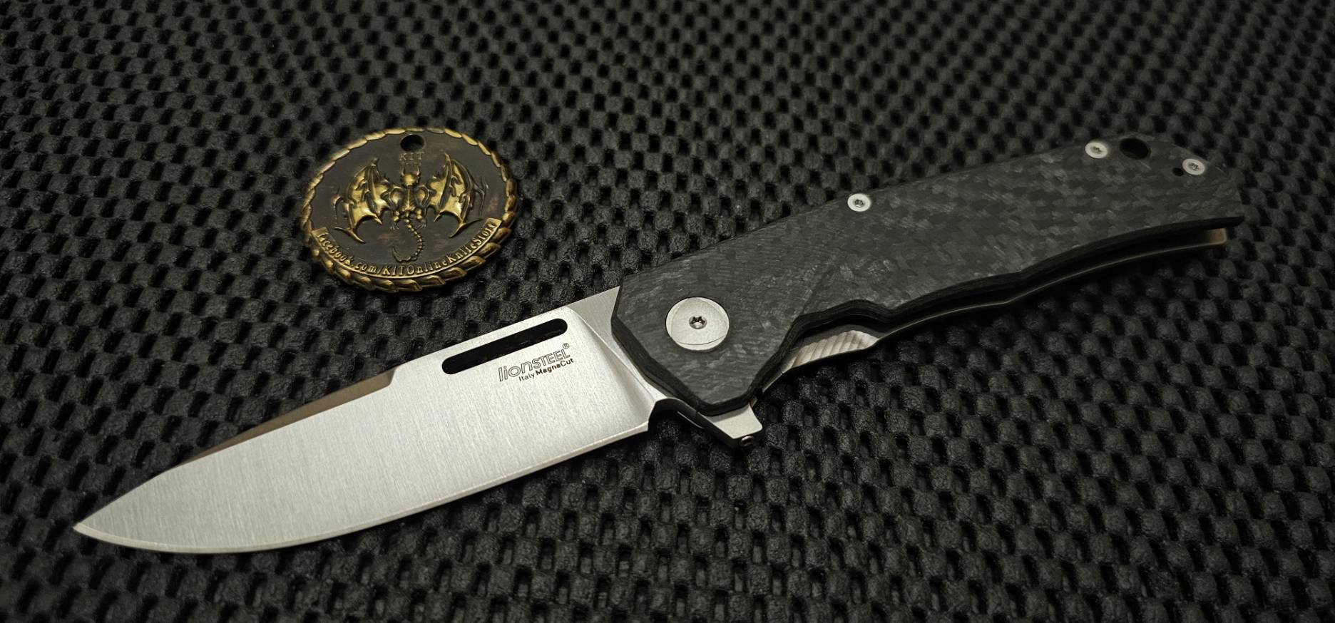 LionSTEEL Q4TTRO Framelock CF