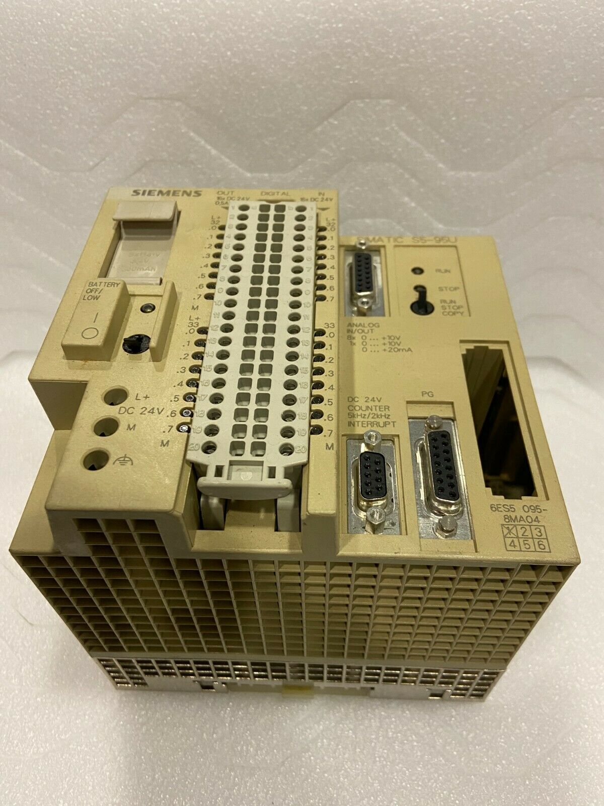6ES5 095-8MA04 PLC " SIEMENS "