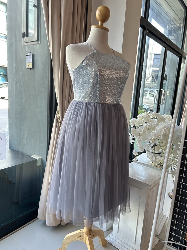 พร้อมเช่า ชุดราตรีสั้น สายเดี๋ยว เทาเงิน plus size