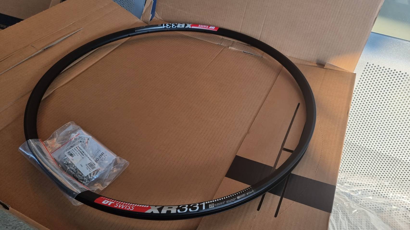 ขอบล้อ DT SWISS XR331 RIMS 27.5", 32 รู สีดำ (S011249)