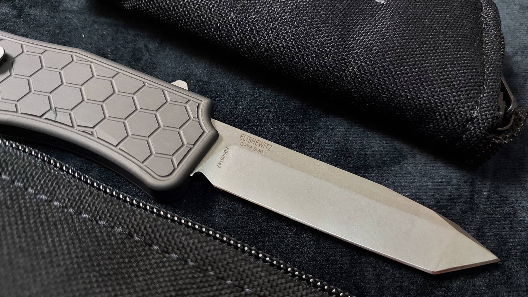 Hogue Auto Exploit Out-The-Front