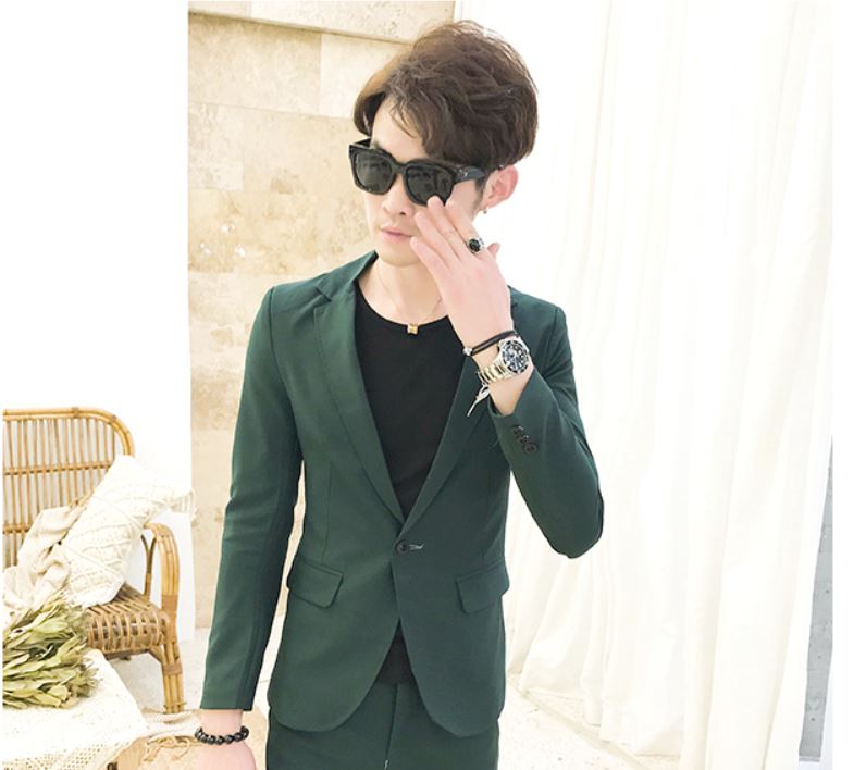 พร้อมเช่า ชุดสูทชาย สีเขียวเข้ม ทรงเข้ารูป สไตล์เกาหลี ไม่มีเสื้อกั๊ก