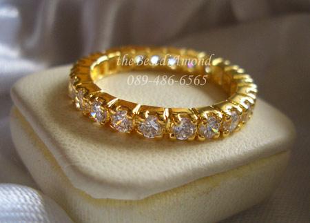 BR515+++แหวนแถวเพชรล้อมวง+++ดูดี มากๆๆๆ แหวนแถววงนี้สวยจริงๆนะคะ เป็นแหวนทรงที่ทันสมัยมากๆๆ ไม่มีout เลย สวยหรูด้วยเพชรล้อมรอบวง ฝังหนามเตยไม่ใหญ่มาก