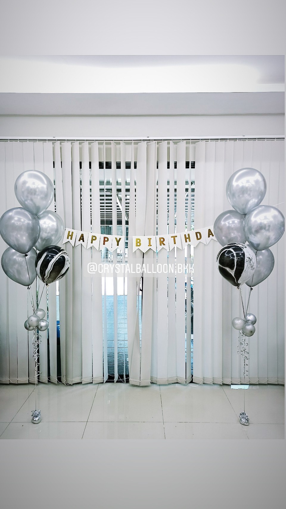 ลูกโป่ง วันเกิด ราคาประหยัด พร้อม ช่อลูกโป่ง ช่อ 5 ลูก 2 ช่อ พร้อม ป้ายธง Happy Birthday พร้อมตกเเต่ง สามารถเปลี่ยนสีลูกโป่ง/เปลี่ยนสีป้ายธงได้
