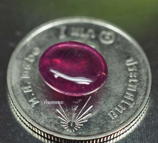 ทับทิมสีชมพูสวยมีเหลือบ 3.90 กะรัตหลังเบี้ย (1235)