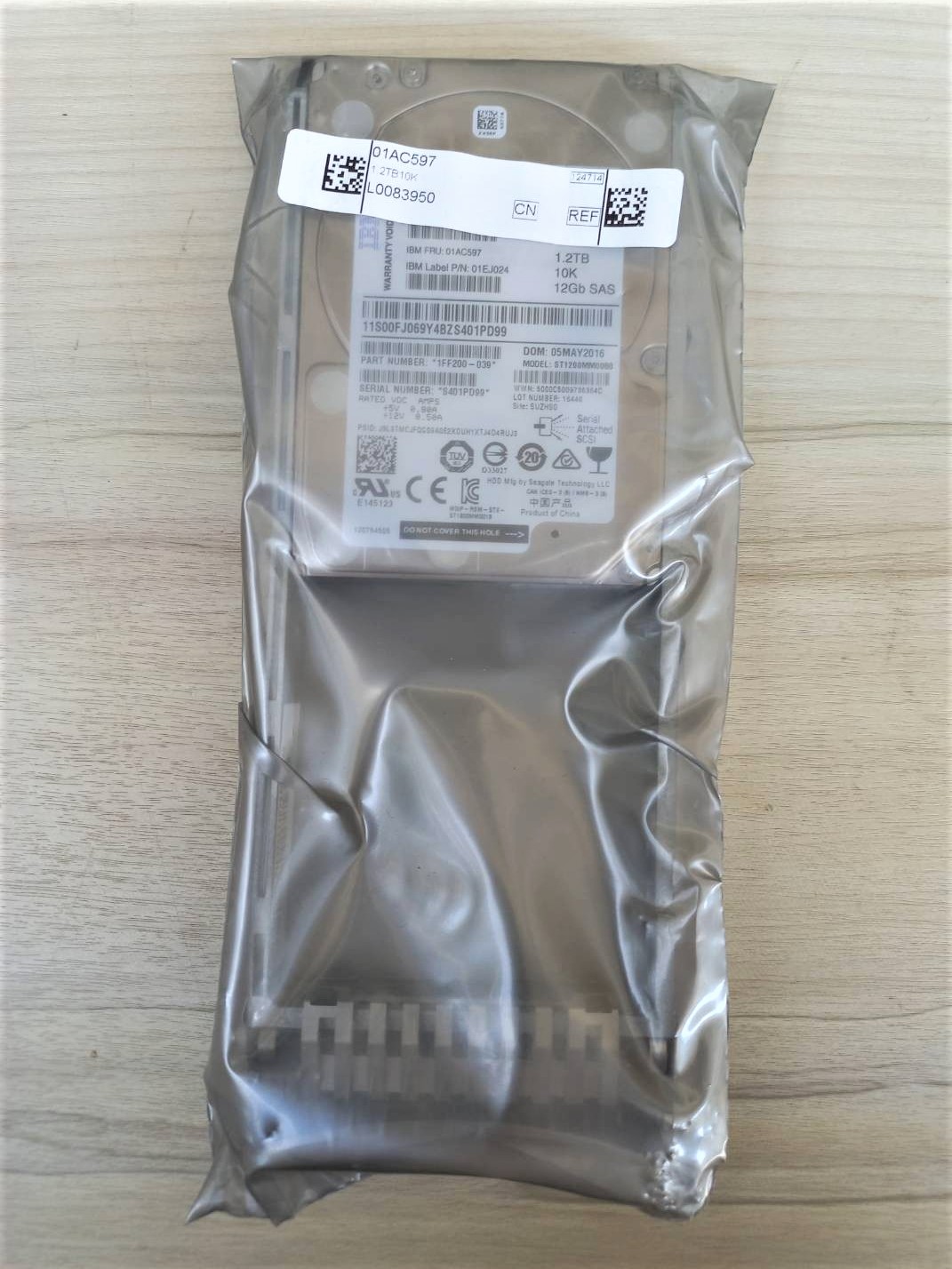 01AC597 IBM 1.2TB SAS 12G 10K SFF HDD FOR STORWIZE V5030 - Fru tay 01AC597.