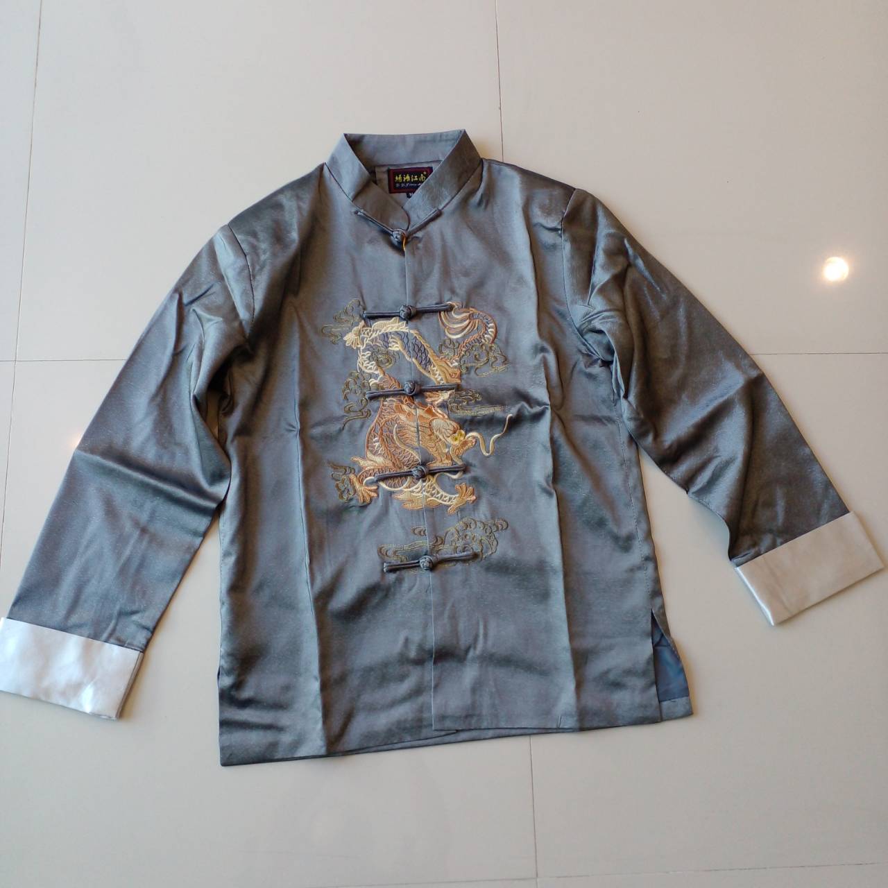 Pre-order ชุดจีน ชาย เสื้อคอจีน ผ้าไหมจีน สีเทา ปักลายมังกร