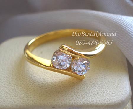 BR043+++แหวนเฉียงเพชร 2 เม็ด+++ งานน่ารักมาก เพชรเฉียง ตัวเรือนเอี้ยวนิดๆ สวยเก๋ค่ะ