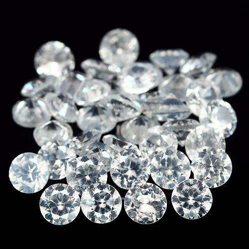 เพทายขาวเจียรเหลี่ยมเพชร 6.65 กะรัต 25 ชิ้น 3.6 มิล