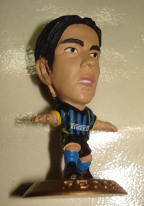 ตุ๊กตาโมเดลนักฟุตบอล อ.เรโคบา สโมสรอินเตอร์ มิลาน โครินเธียน ไมโครสตาร์ - Microdome 2003 Gold Base - MC1383 ใหม่ / A.RECOBA INTER MILAN Football Club Corinthian MicroStars Football Figure - Microdome 2003 Gold Base - MC1383 NEW