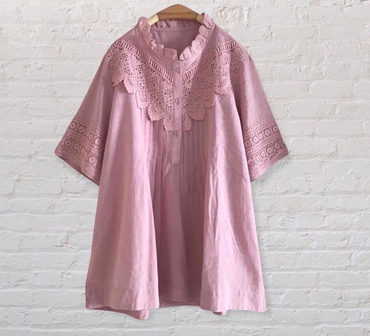 เสื้อผ้าฝ้ายแต่งลูกไม้