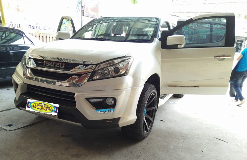 ขายยางปูพื้นรถเข้ารูป Isuzu Mu-X ลายกระดุมสีดำขอบฟ้า