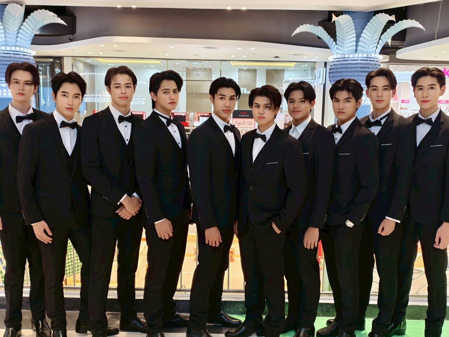 พร้อมเช่า ชุดสูทชาย สีดำ คลาสสิก รุ่นกระดุมเดียว (พร้อมเสื้อกั๊ก)