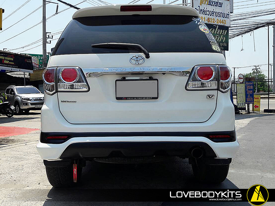 ชุดแต่ง SPORTIVO V5 แบบครอบไฟตัดหมอก : Fortuner 2012-2014