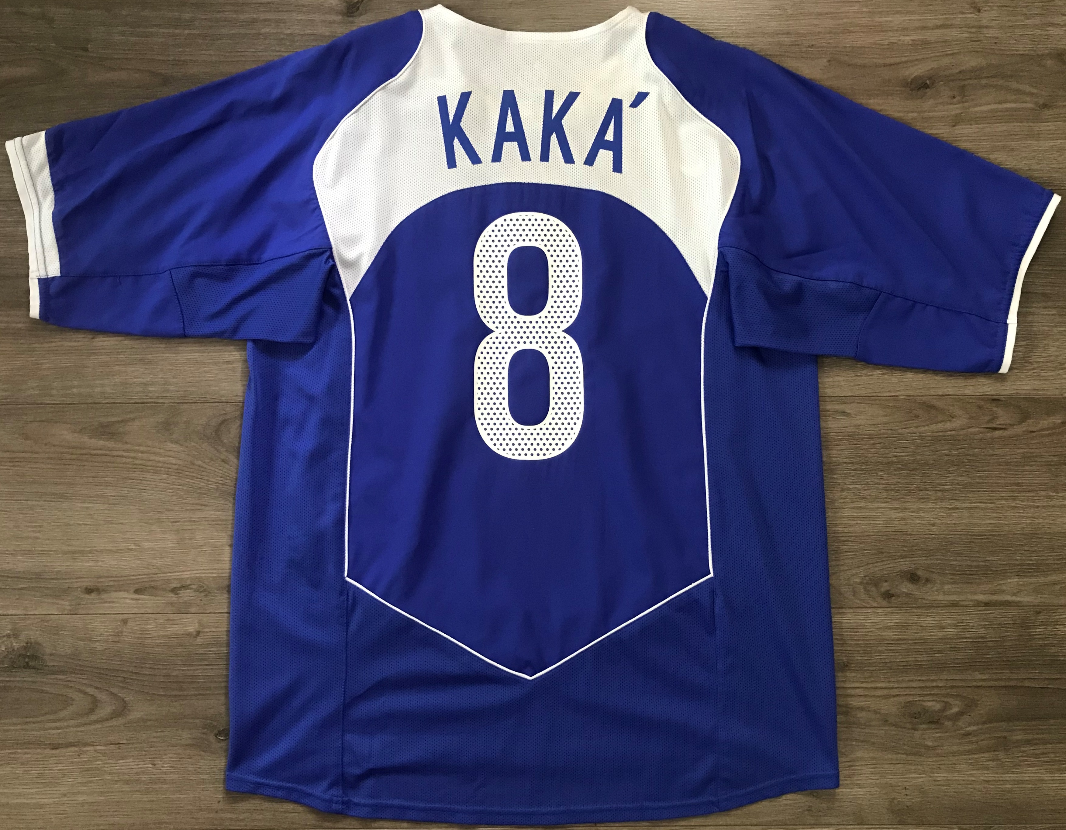 เสื้อฟุตบอล #8 กาก้า ทีมชาติบราซิล ชุดเยือน ชุดลุยศึกโคปา อเมริกา 2004 L-Size / #8 KAKA BRAZIL Football Shirt Away Kit Copa America 2004 Jersey L-Size