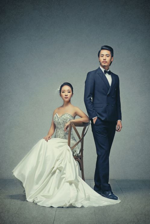 พร้อมเช่า ชุดสูทชาย สีกรม รุ่นกระดุมสองแถว ไม่มีเสื้อกั๊ก