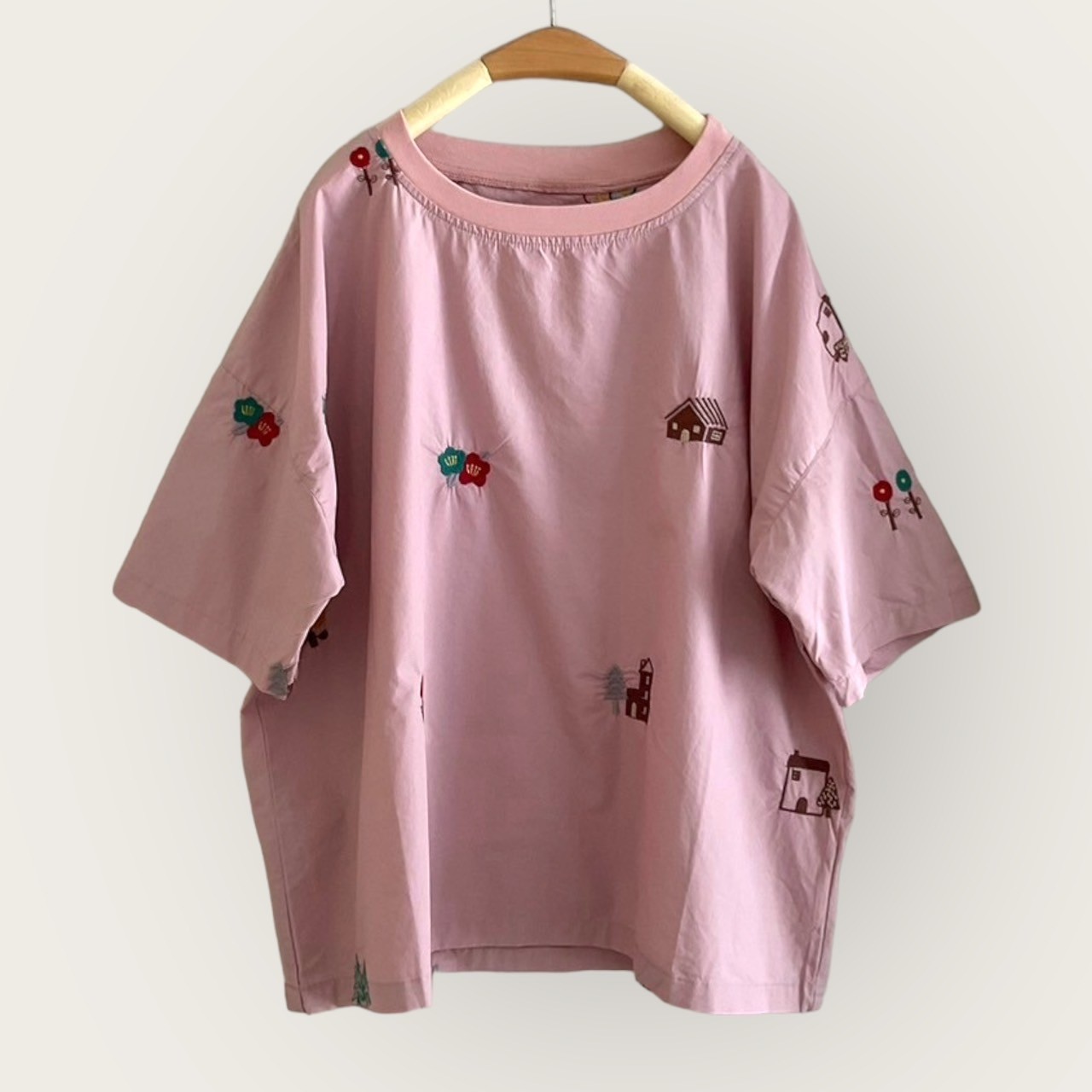 เสื้อผ้าฝ้ายลายปัก