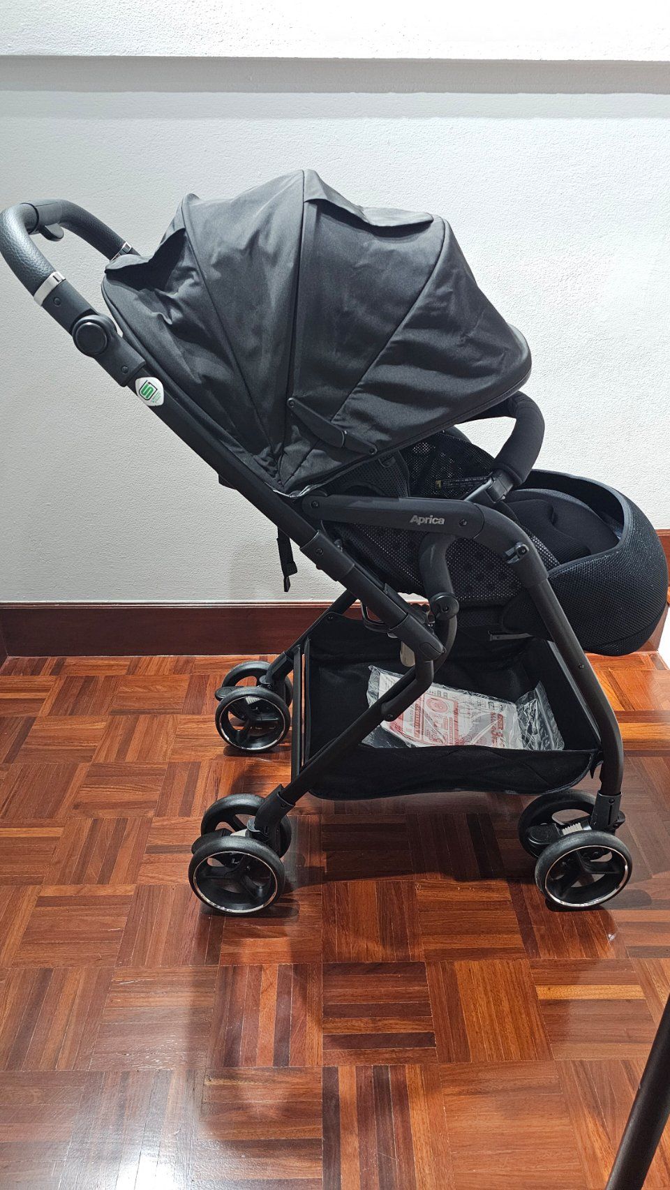 รถเข็นเด็ก Aprica Optia Cushion Grace มือสองสภาพกริ๊บ สำหรับแรกเกิด - 3 ขวบ มือจับหุ้มหนังพรีเมี่ยม