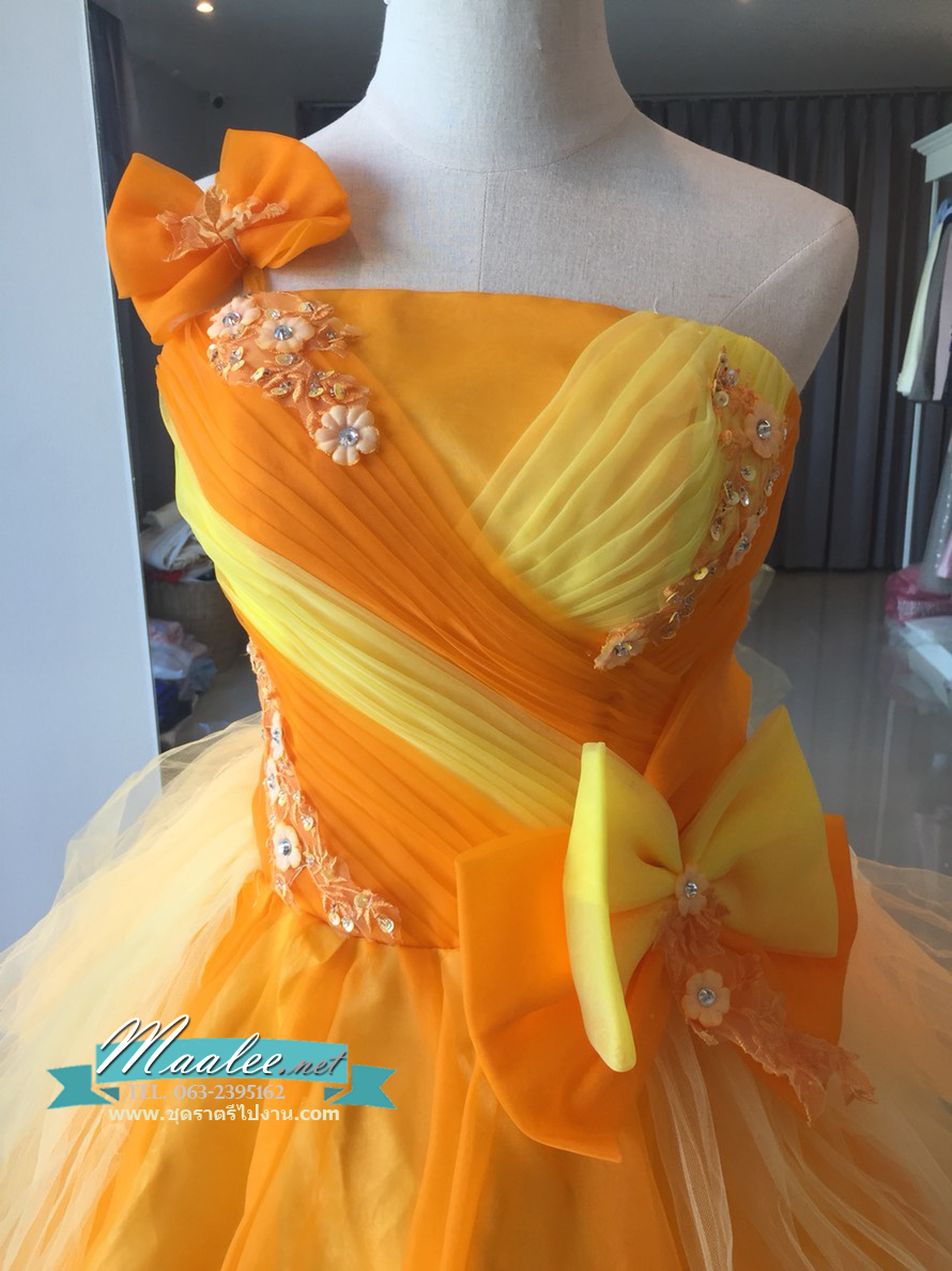 พร้อมเช่า ชุดแฟนซี ชุดราตรี ไหล่เดียว สีส้มแต่งระบายสีเหลือง น่ารัก แต่งโบว์เพิ่มความหวาน